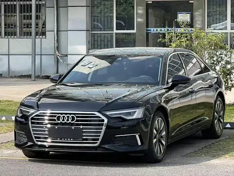Audi A6L 2022 — фото 1