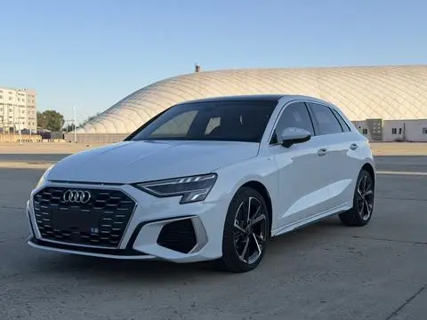 Audi A3 2022 — фото 1