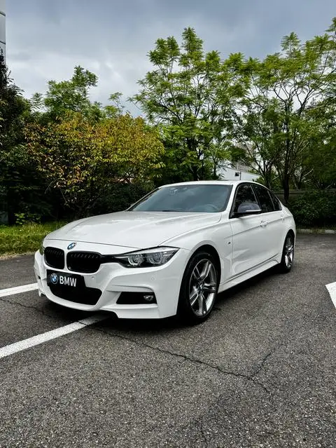 BMW 3 Series 2018 — фото 1