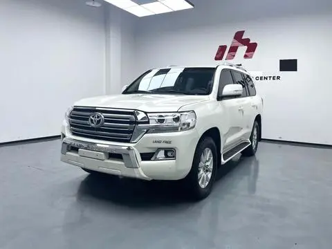 Toyota 兰德酷路泽 2015 — фото 1