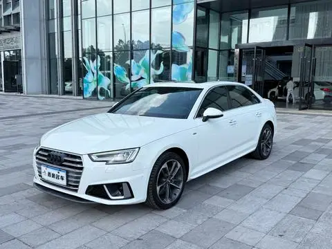 Audi A4L 2019 — фото 1