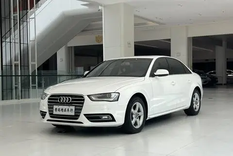 Audi A4L 2015 — фото 1