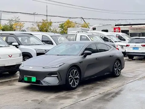 Geely E8 2025