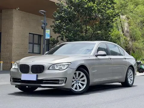 BMW 7 Series 2009 — фото 1