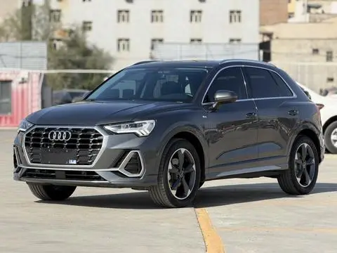 Audi Q3 2022 — фото 1