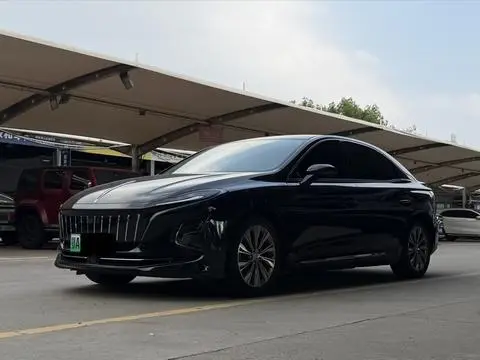 Hongqi E-QM5 2024