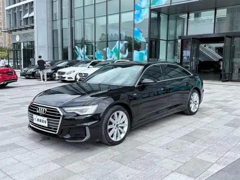Audi A6L 2022 — фото 1