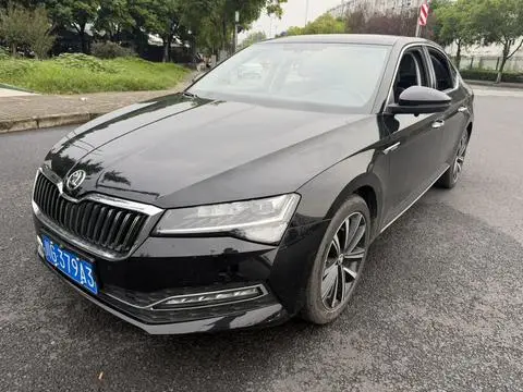 Skoda Superb 2025