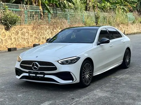 Mercedes-Benz C-Class 2024