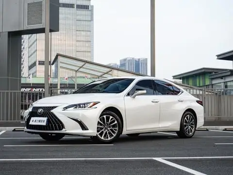 Lexus ES 2024