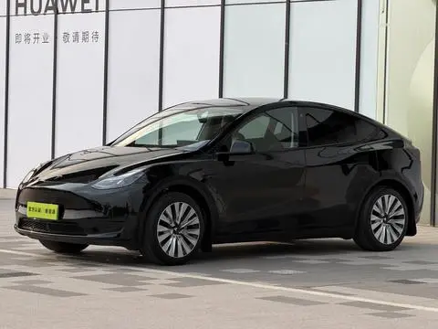Tesla Model Y 2023 — фото 1