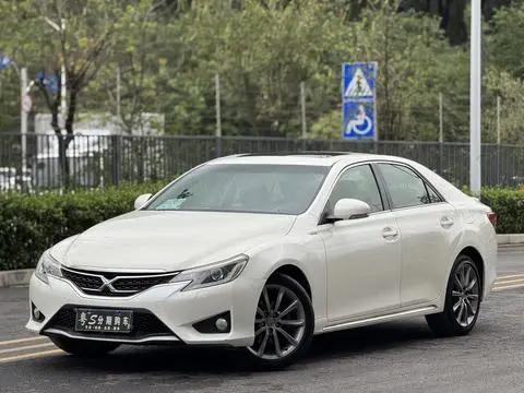Toyota Reiz 2013