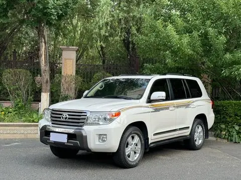 Toyota 兰德酷路泽 2012