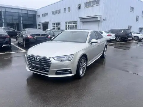 Audi A4L 2018 — фото 1