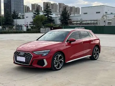 Audi A3 2022 — фото 1