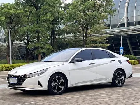 Hyundai Elantra 2022