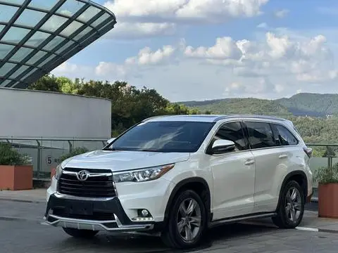 Toyota Highlander 2015 — фото 1