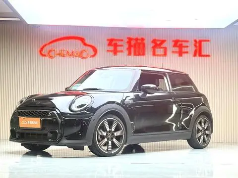 MINI MINI 2023