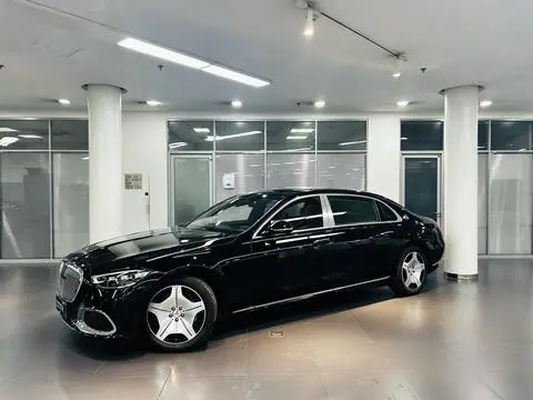 Mercedes-Benz 迈巴赫S-Class 2025