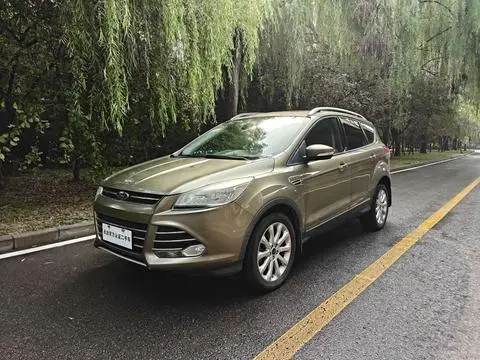 Ford Kuga 2015 — фото 1