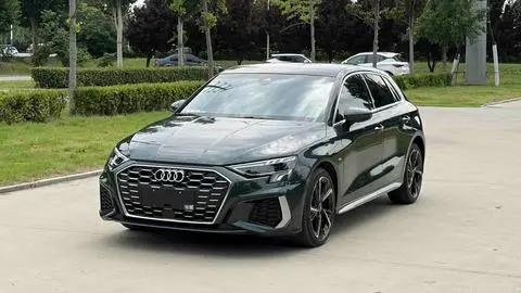 Audi A3 2023 — фото 1
