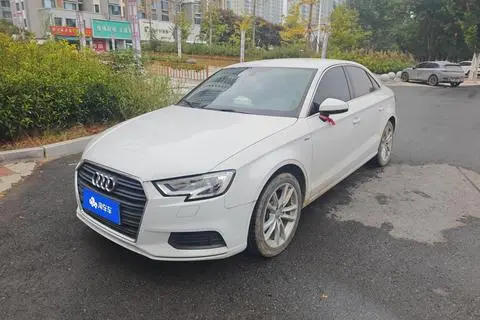 Audi A3 2018 — фото 1