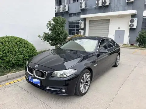 BMW 5 Series 2017 — фото 1