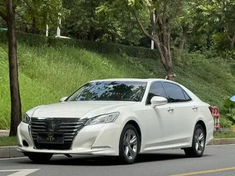 Toyota Crown 2018