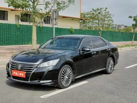 Toyota Crown 2018 — фото 1