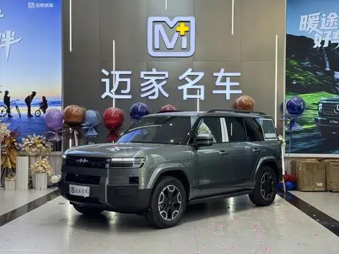 BYD Leopard 钛7 PHEV 2025 — фото 1