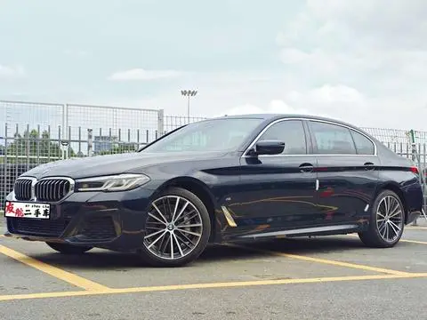 BMW 5 Series 2021 — фото 1