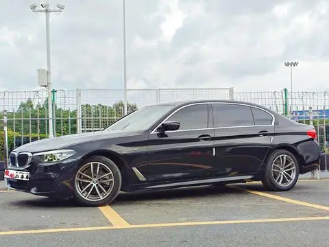 BMW 5 Series 2020 — фото 1