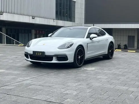 Porsche Panamera 2017 — фото 1