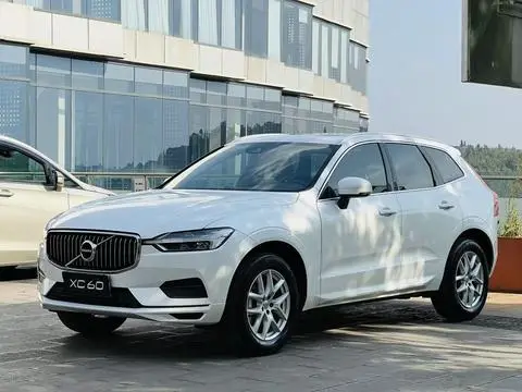 Volvo XC60 2019 — фото 1