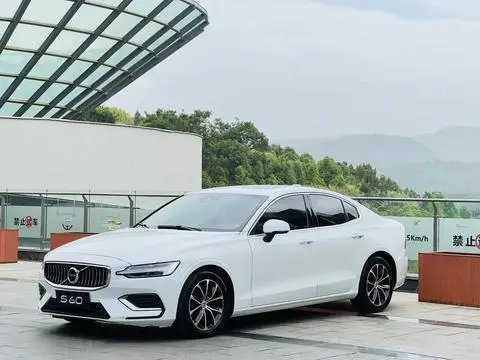Volvo S60 2022