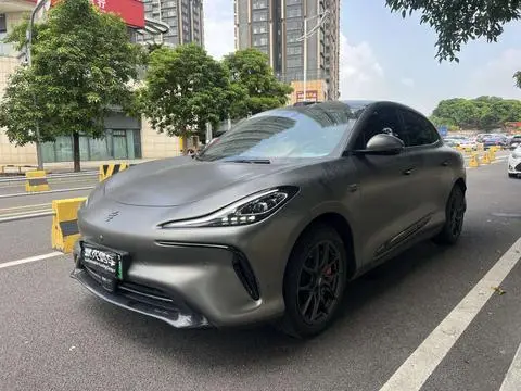 IM Motors 智己LS6 2023