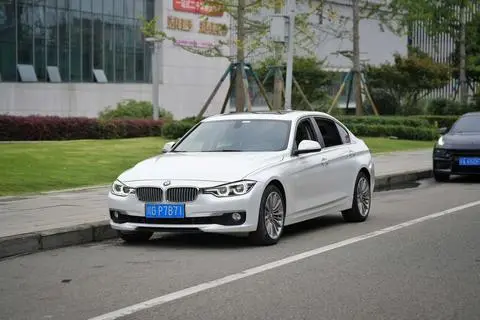BMW 3 Series 2019 — фото 1
