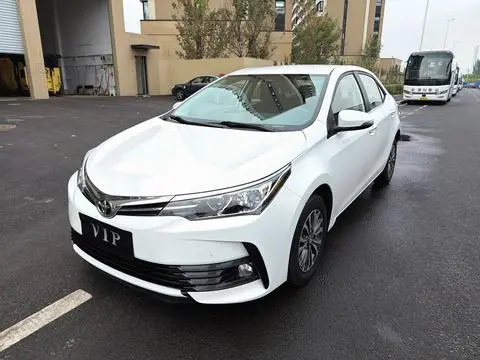 Toyota Corolla 2018 — фото 1