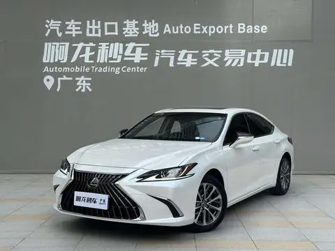 Lexus ES 2022