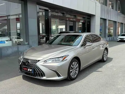 Lexus ES 2022