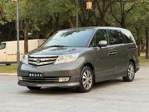 Honda 艾力绅 2012 — фото 1