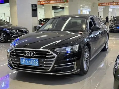 Audi A8 2018 — фото 1