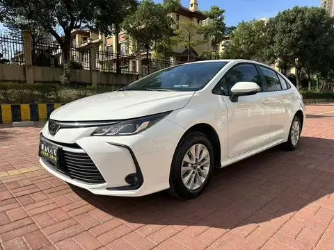 Toyota Corolla 2023 — фото 1