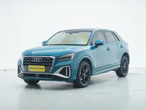 Audi Q2L 2022 — фото 1