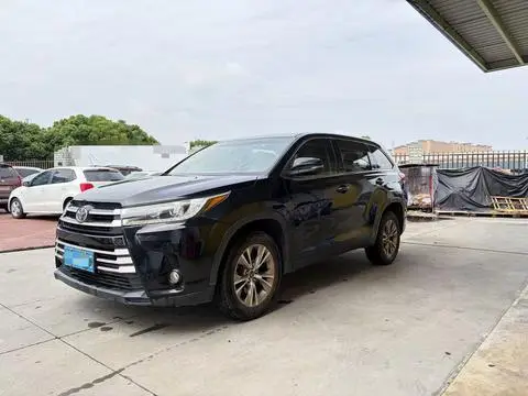 Toyota Highlander 2018 — фото 1
