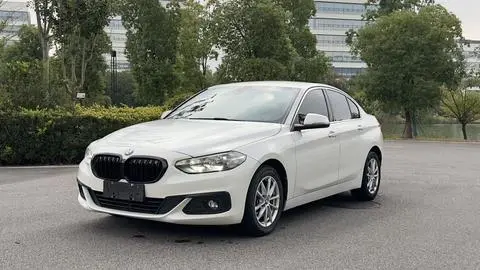 BMW 1 Series 2018 — фото 1