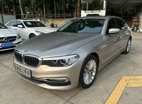 BMW 5 Series 2018 — фото 1