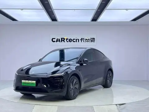 Tesla Model Y 2025
