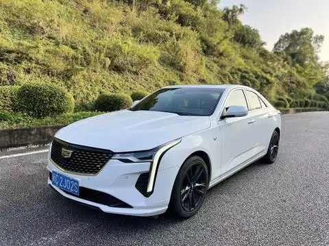 Cadillac CT4 2022