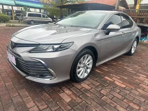 Toyota Camry 2021 — фото 1